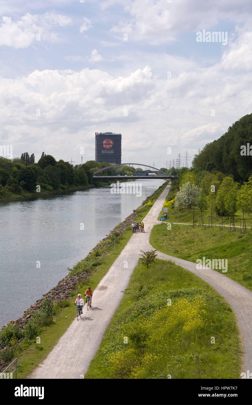 Europe, Germany, North Rhine-Westphalia, Ruhr area, Oberhausen, the Rhein-Herne canal and the gasometer. Stock Photo