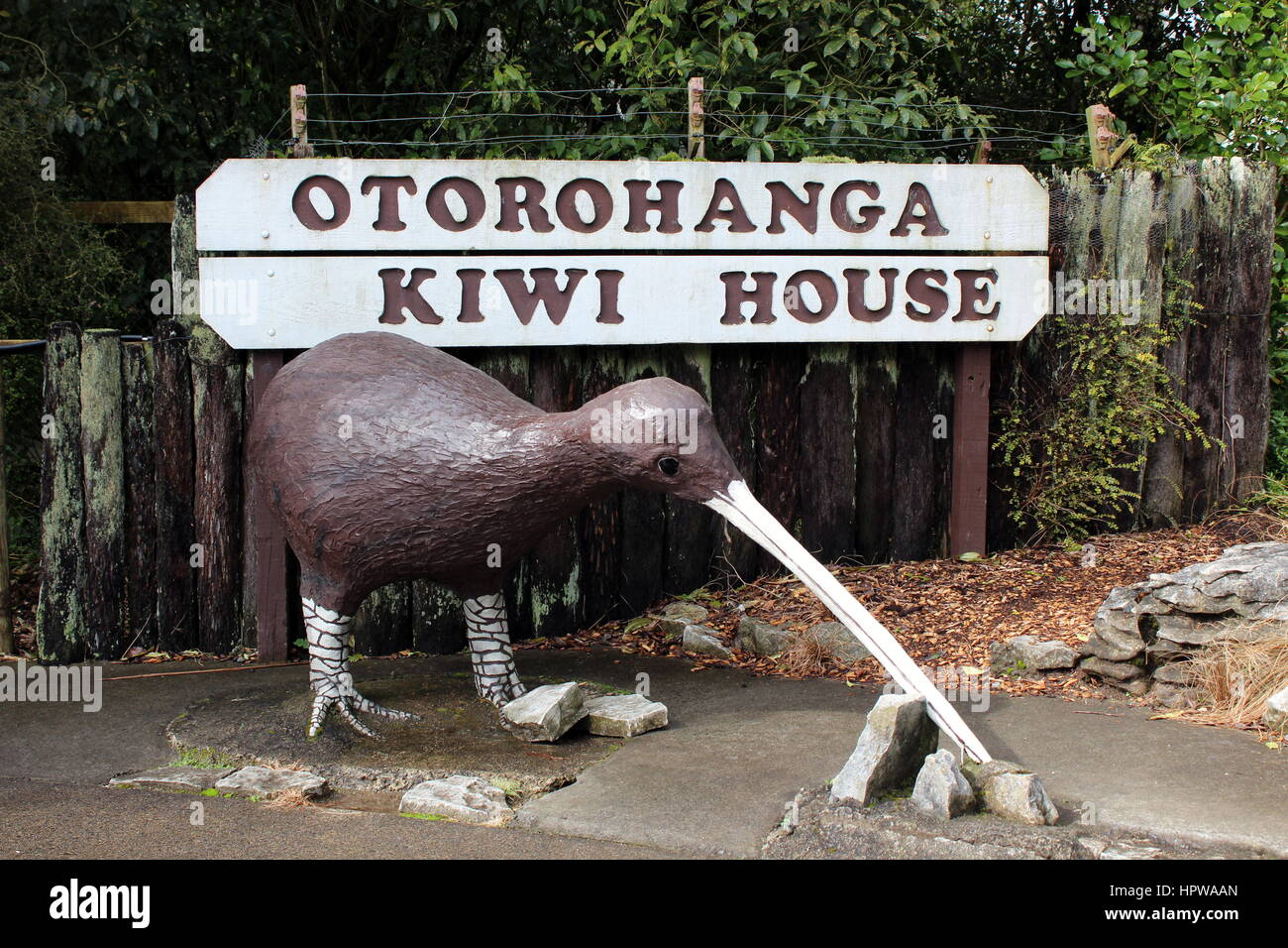 Kiwi statue hires stock photography and images Alamy