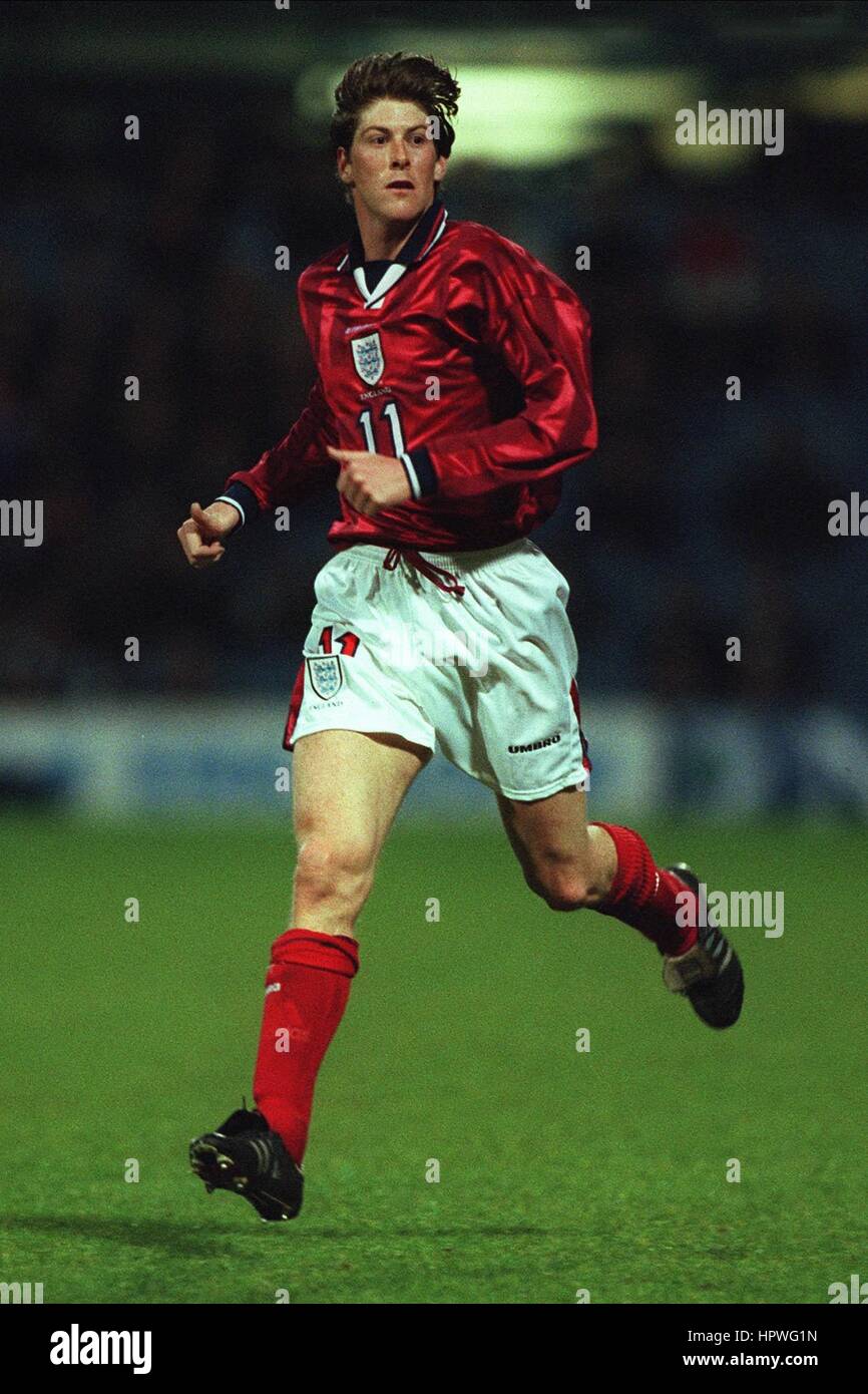 Darren Anderton 1998 Hi res Stock Photography And Images Alamy darren-anderton-1998-hi-res-stock-photography-and-images-alamy