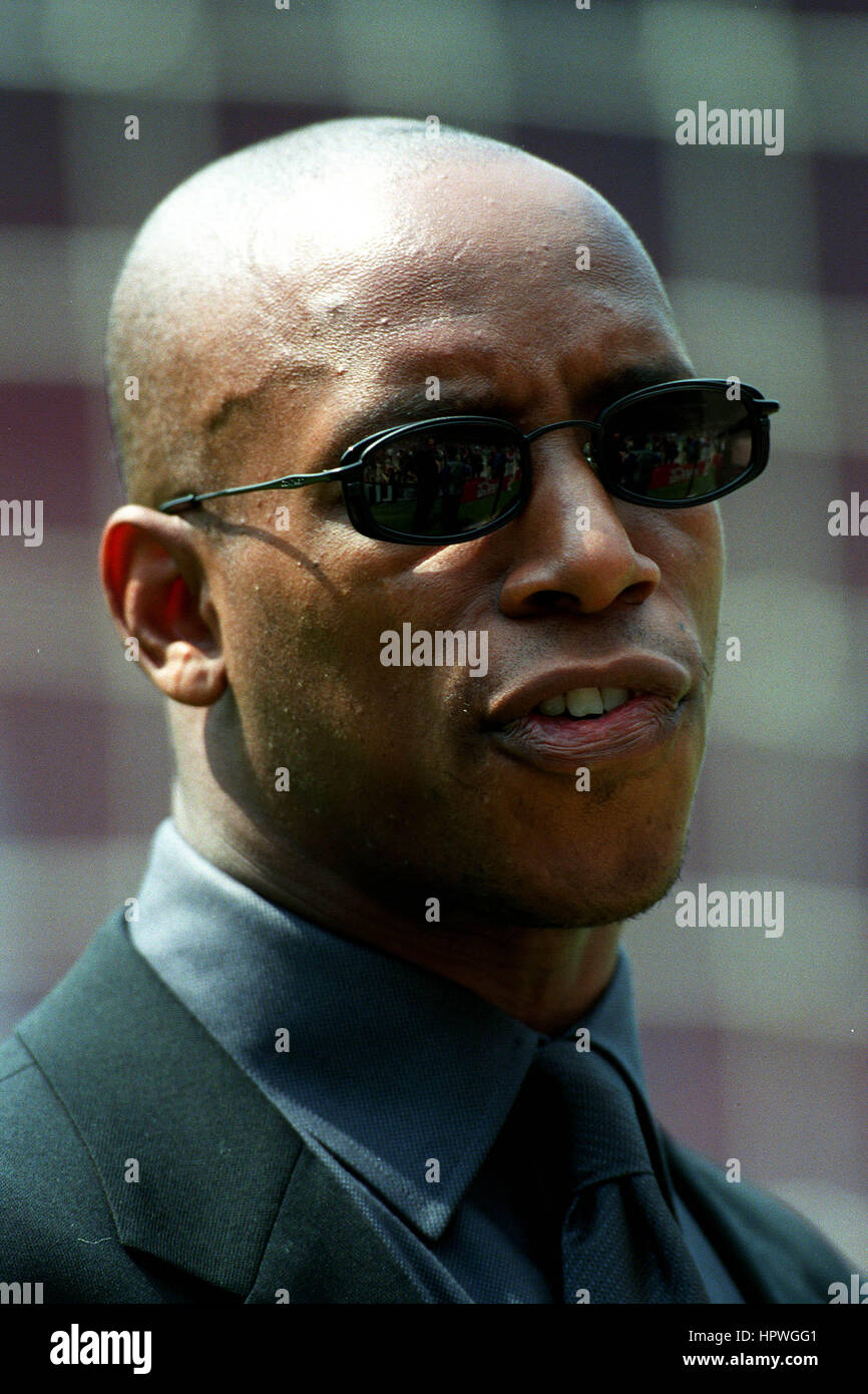 Ian wright 1998 hi-res stock photography and images - Alamy Ian wright 1998 hi-res stock photography and images - Alamy