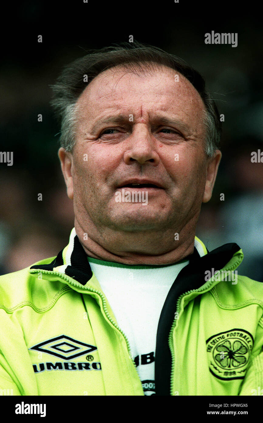 Dr Jozef Venglos Glasgow Celtic Fc Manager 26 July 1998 Stock Photo Alamy