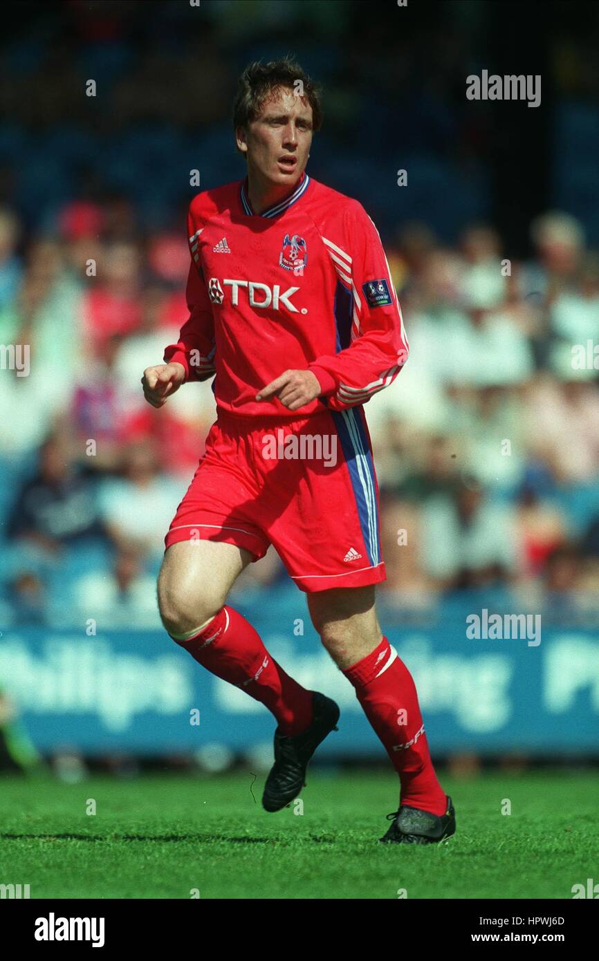 DAVID TUTTLE CRYSTAL PALACE FC 10 August 1998 Stock Photo Alamy
