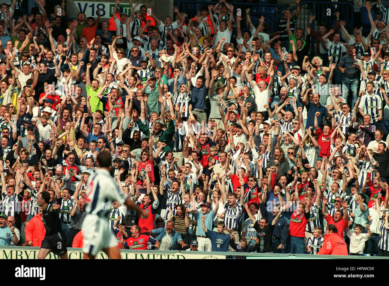 West bromwich albion celebrate hi-res stock photography and images - Alamy