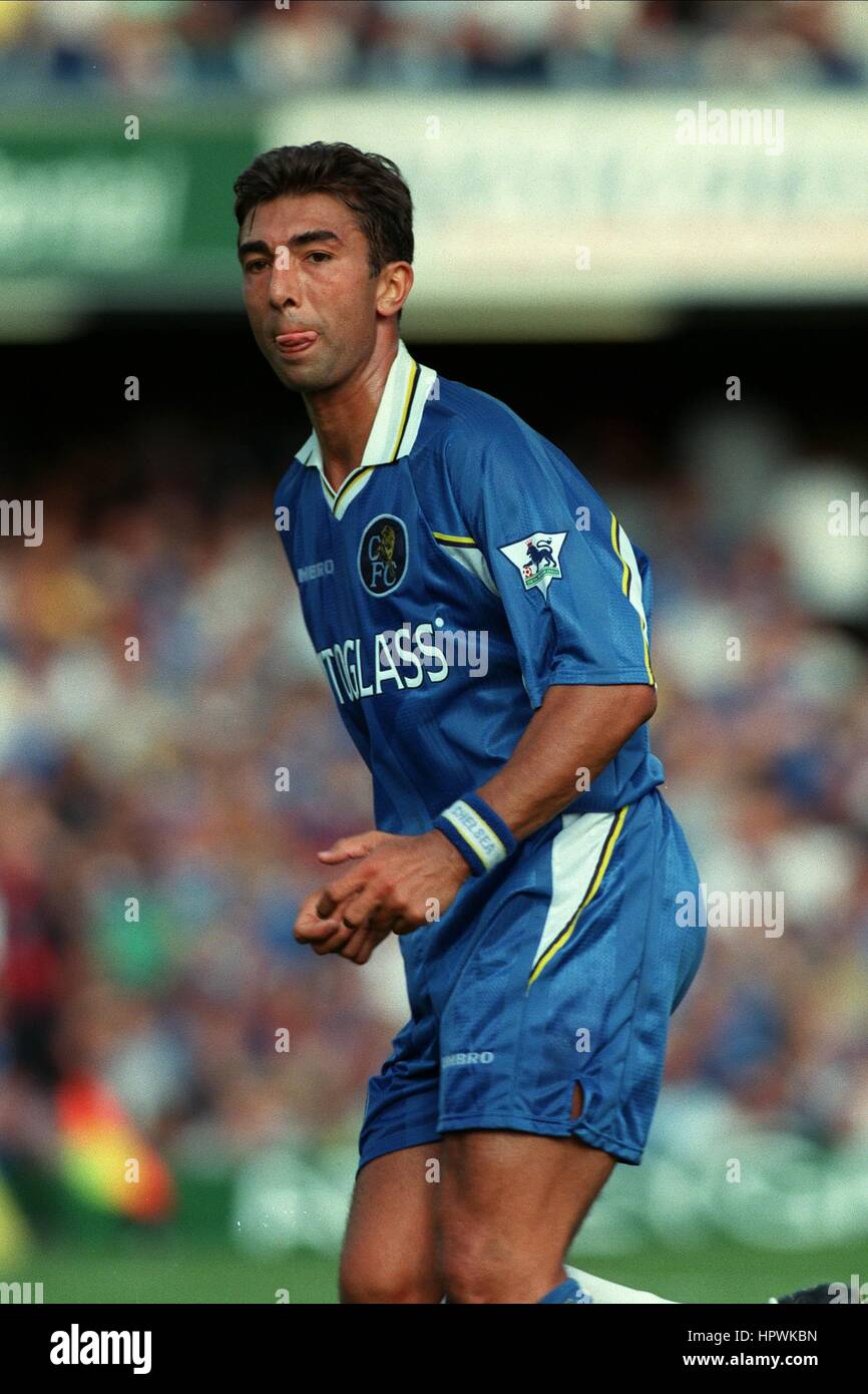 ROBERTO DI MATTEO CHELSEA FC 24 August 1998 Stock Photo - Alamy