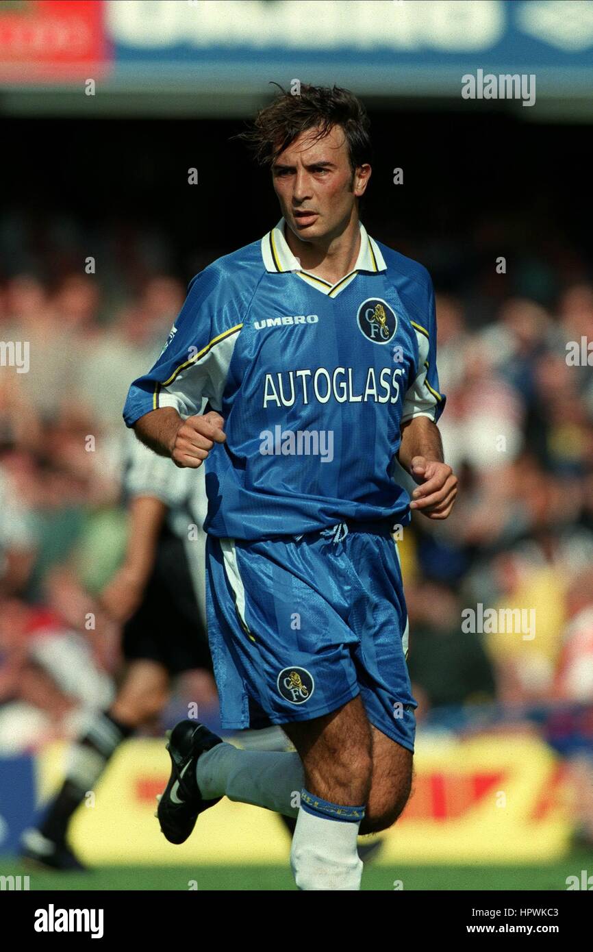 PIERLUIGI CASIRAGHI CHELSEA FC 24 August 1998 Stock Photo - Alamy