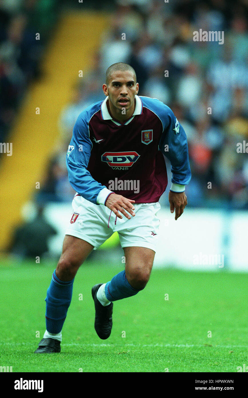 STAN COLLYMORE ASTON VILLA FC 30 August 1998 Stock Photo - Alamy