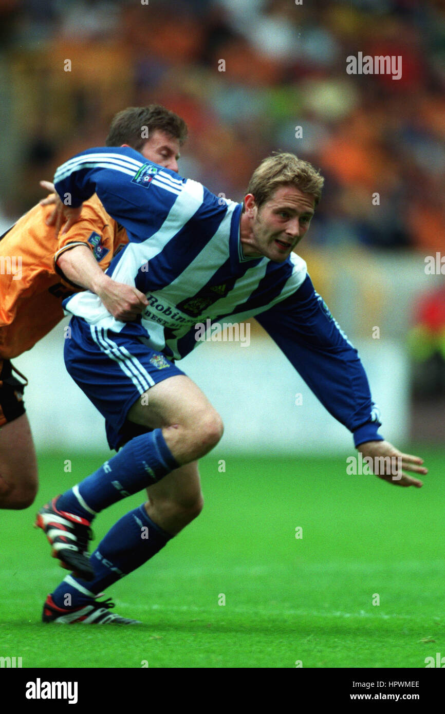 IAN MOORE STOCKPORT COUNTY FC 01 September 1998 Stock Photo Alamy