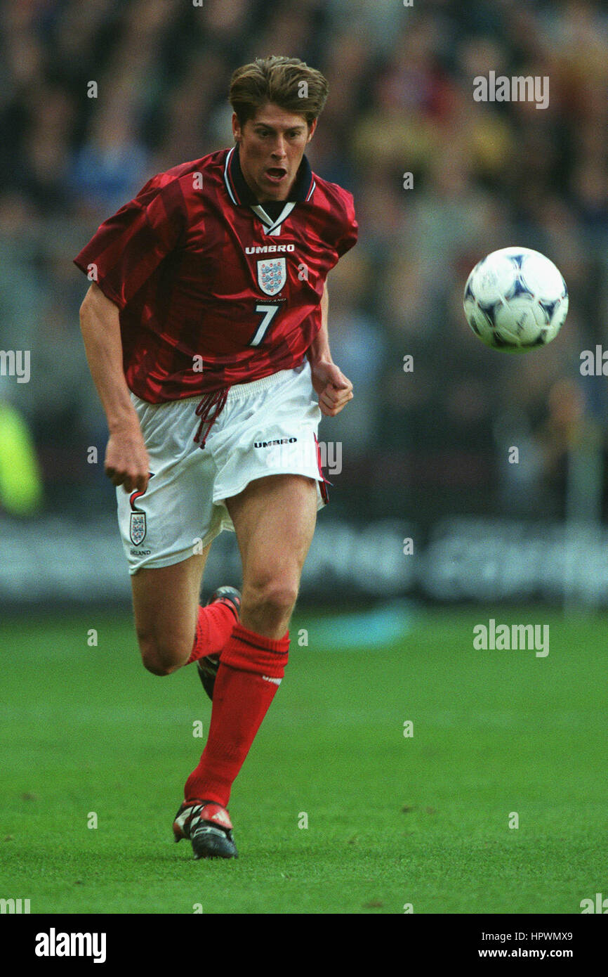 Darren Anderton 1998 Hi res Stock Photography And Images Alamy darren-anderton-1998-hi-res-stock-photography-and-images-alamy