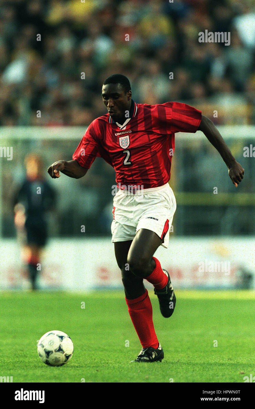 SOL CAMPBELL ENGLAND & TOTTENHAM HOTSPUR FC 07 September 1998 Stock Photo