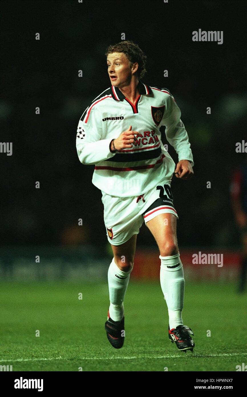 Solskjaer 1998 hi-res stock photography and images - Alamy