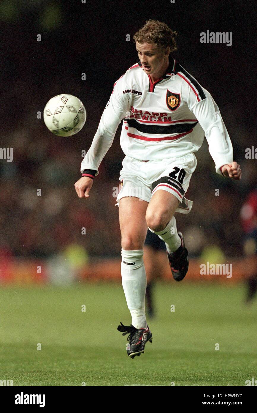 OLE GUNNAR SOLSKJAER MANCHESTER UNITED FC 17 September 1998 OLE GUNNAR SOLSKJAER MANCHESTER UNITED FC 17 September 1998