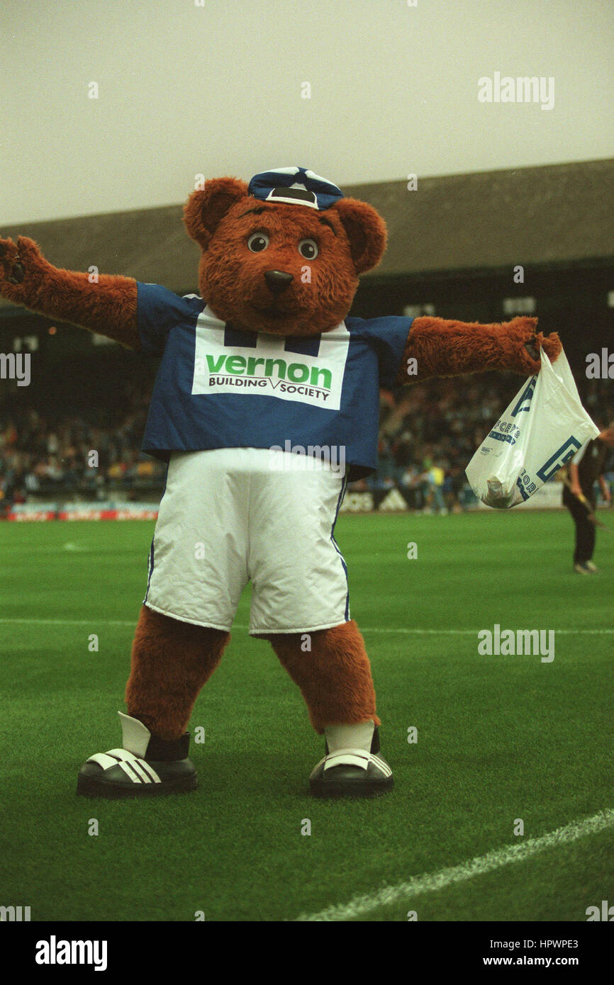 Mascot full length vertical football hires stock photography and images Alamy