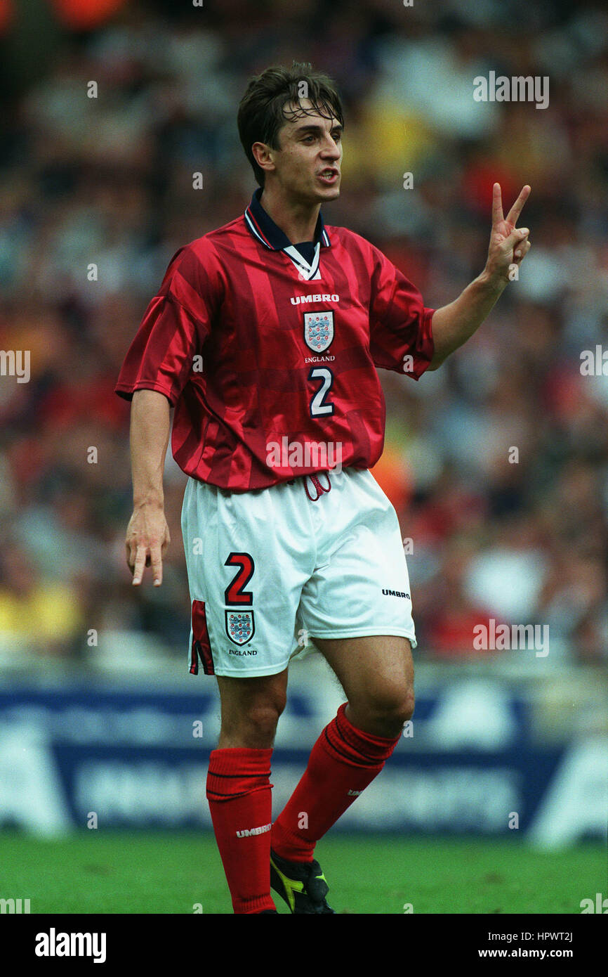 GARY NEVILLE ENGLAND & MANCHESTER UNITED FC 12 October 1998 Stock Photo
