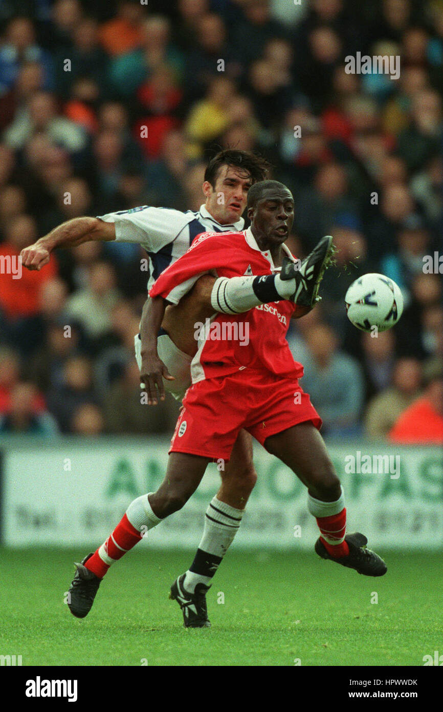 SHAUN MURPHY & PAUL FURLONG WEST BROMWICH V BIRMINGHAM 07 November 1998 Stock Photo