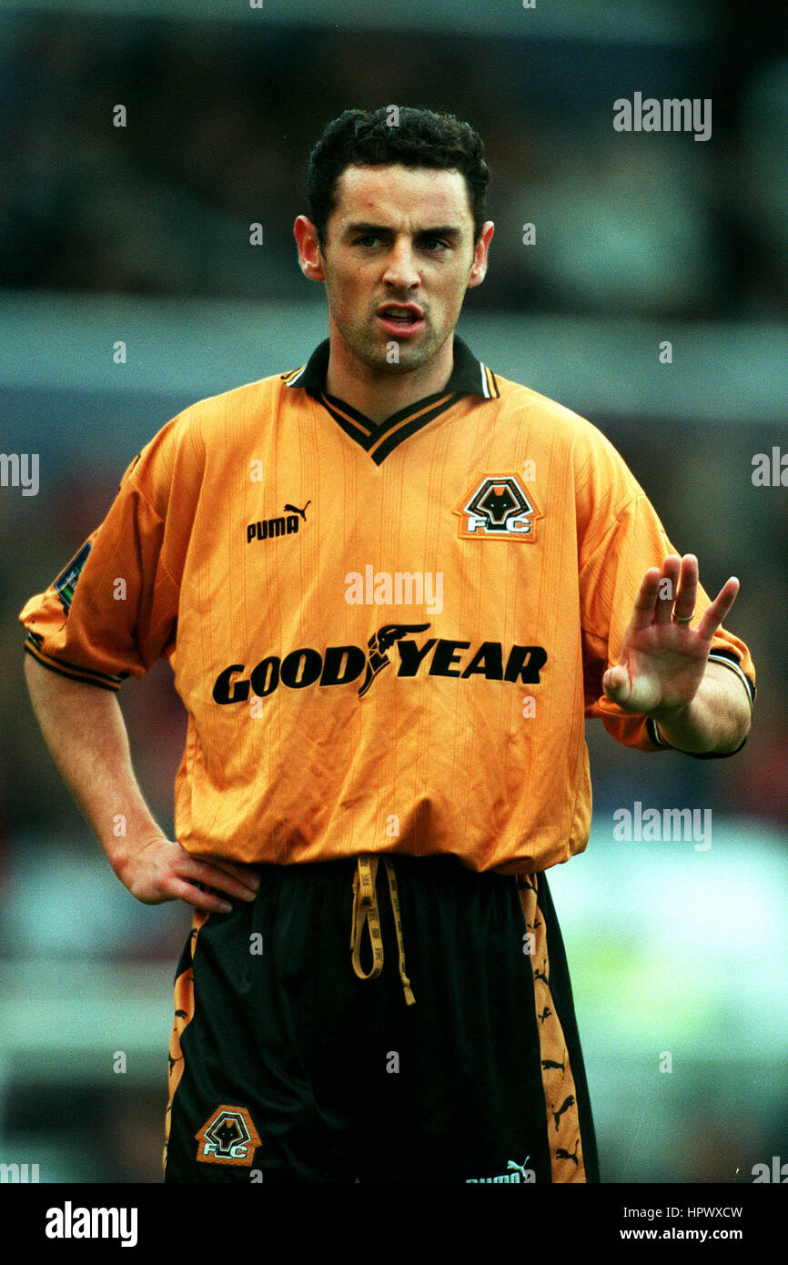 KEVIN MUSCAT WOLVERHAMPTON WANDERERS FC 29 November 1998 Stock Photo ...