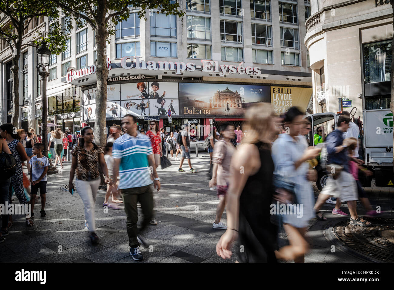 Paris, France, People Walking, Shopping, on the Avenue Champs Elysees  Guerlain Perfume Store Front, busy street shop, streets of Paris shops  centre Stock Photo - Alamy