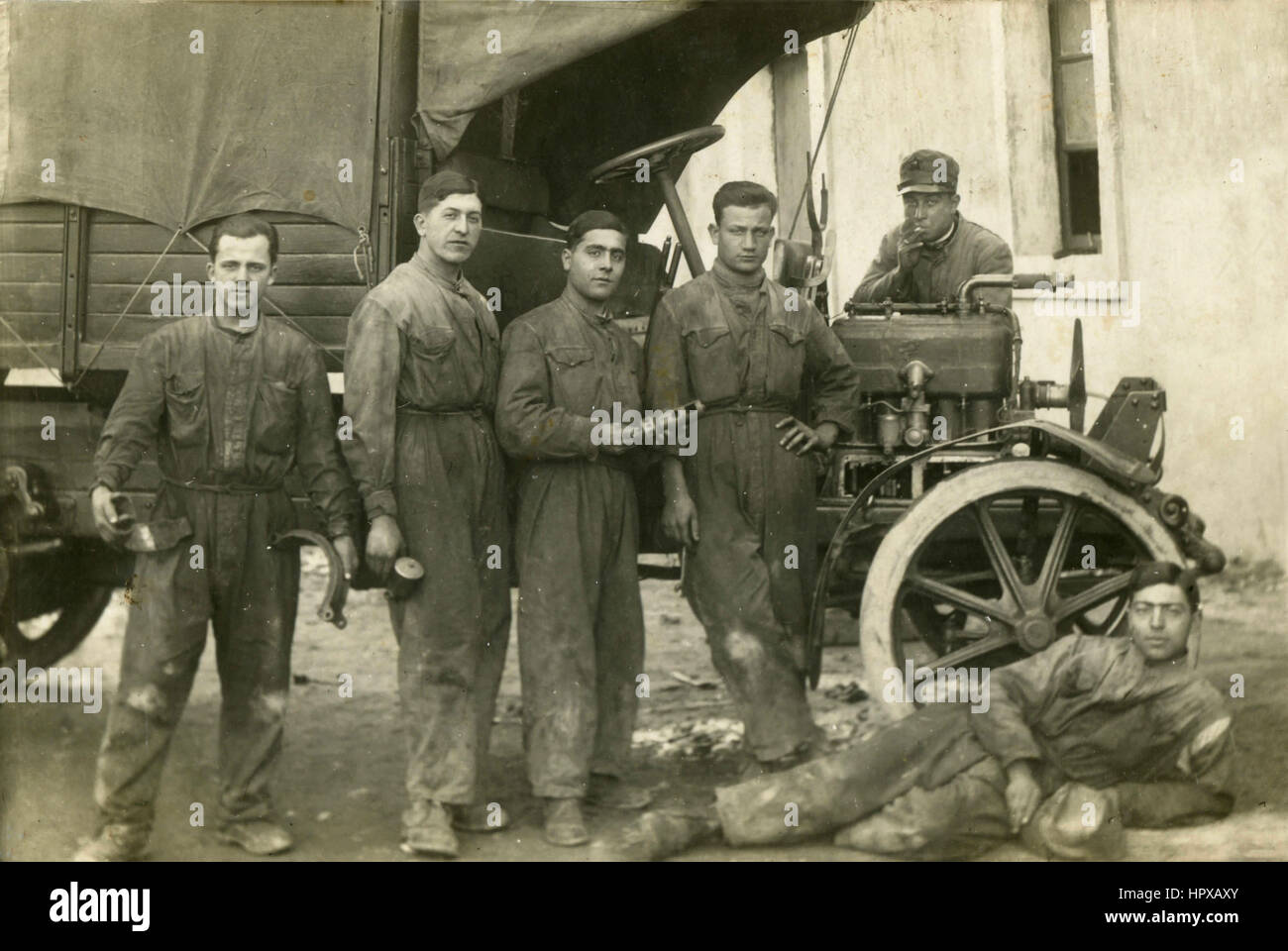 Military mechanics of the Italian Royal Army Stock Photo