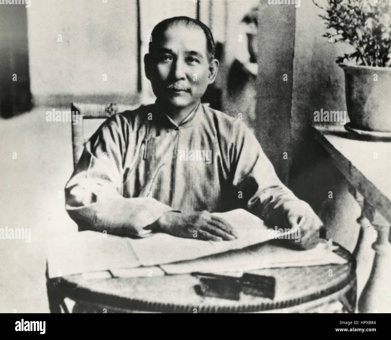 Chinese revolutionary Sun Yatsen Stock Photo Alamy