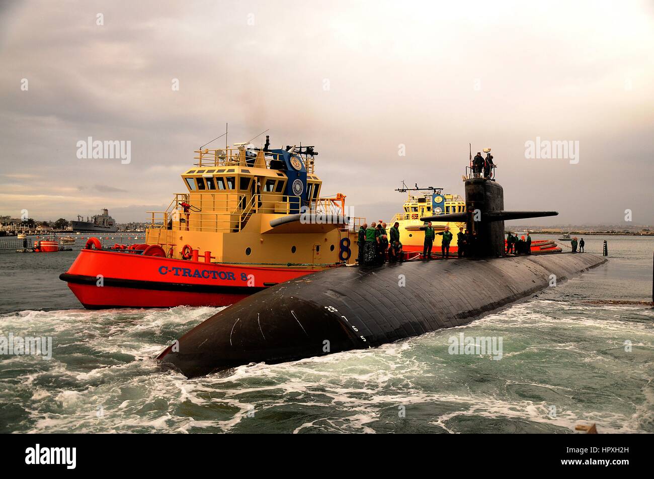 Los Angeles class attack submarine USS San Francisco (SSN 711) departs