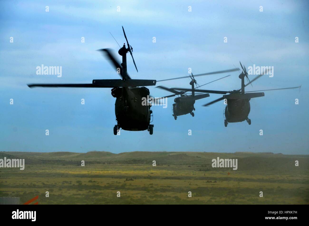 Military women shooting combat hi-res stock photography and images - Alamy