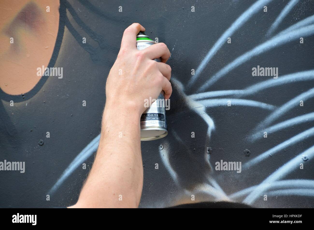 Spray paint artist hi-res stock photography and images - Alamy