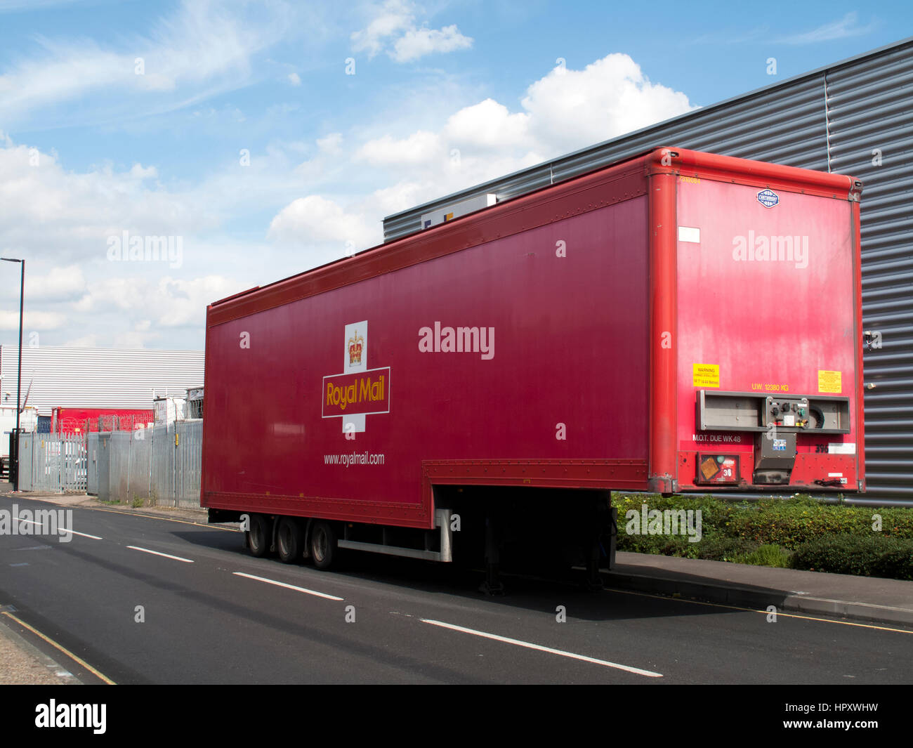 Royal mail and parcelforce hi-res stock photography and images - Alamy