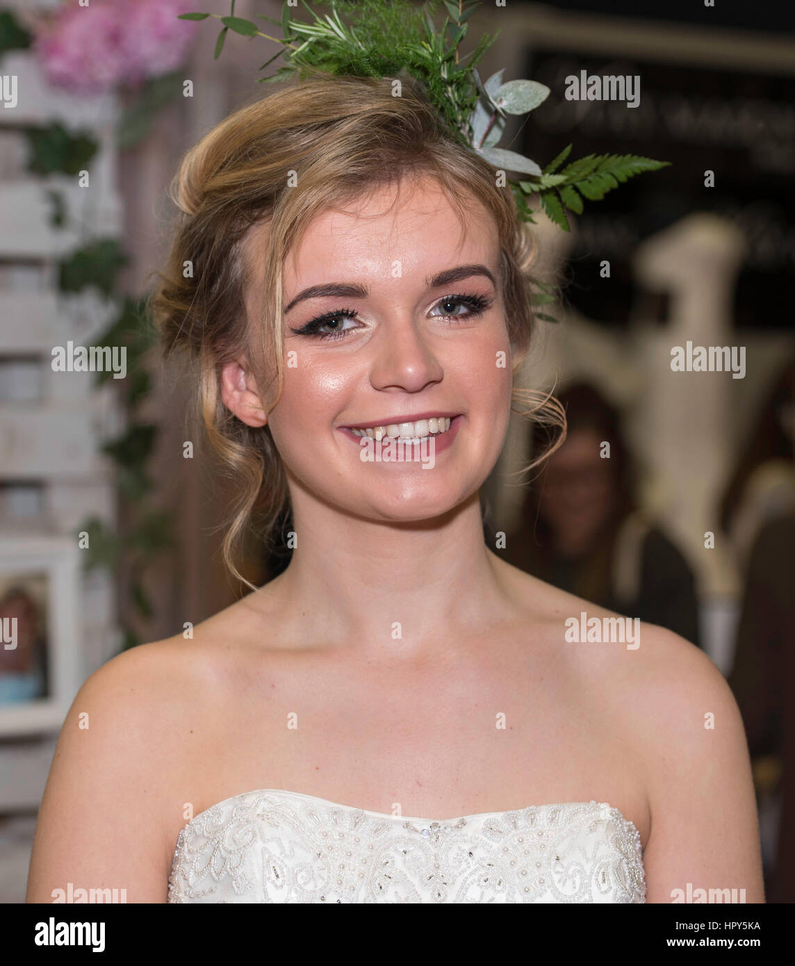 Bridal model hi-res stock photography and images - Alamy