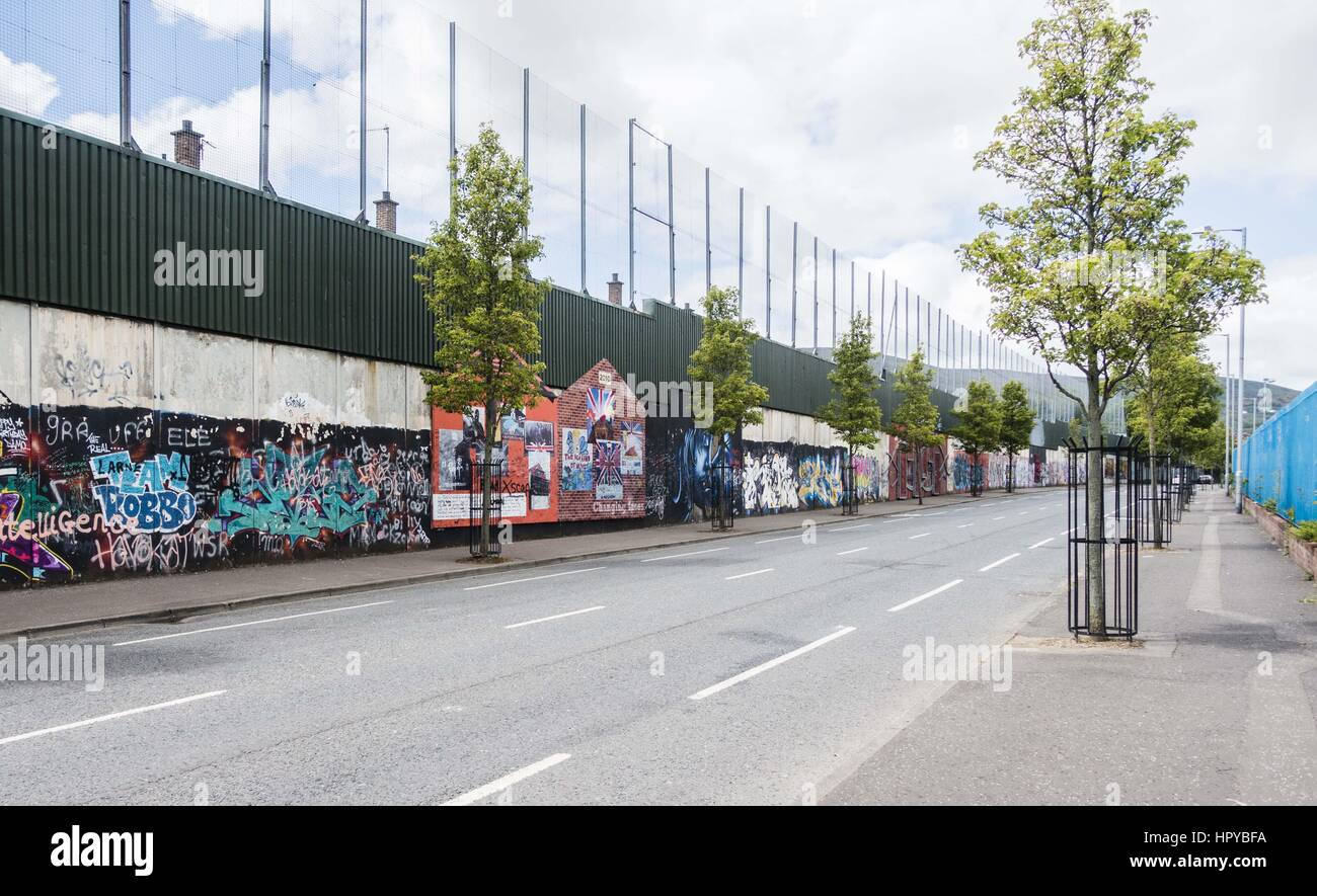 Belfast dividing fences Stock Photo Alamy