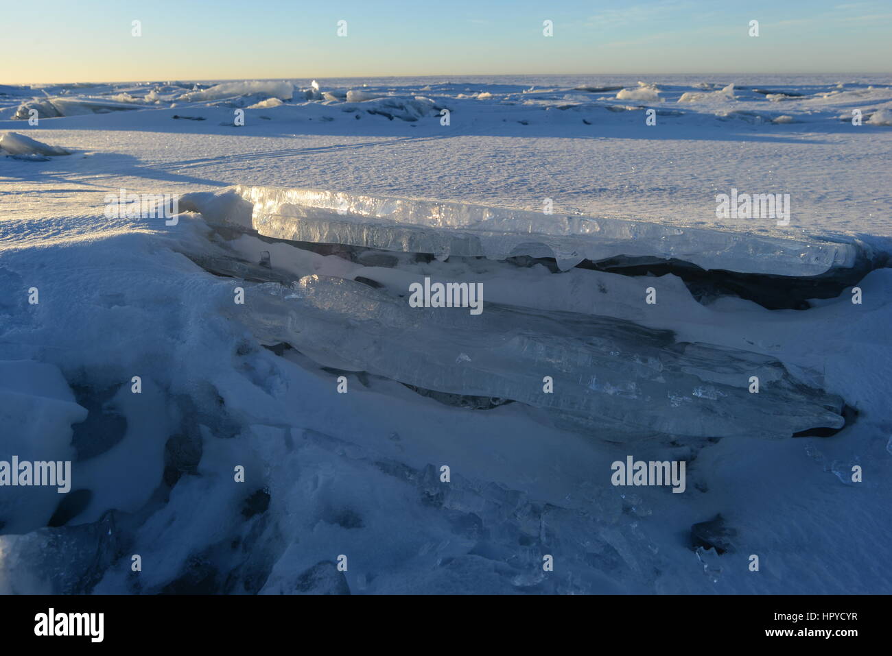 Sea sun horizon line hi-res stock photography and images - Alamy