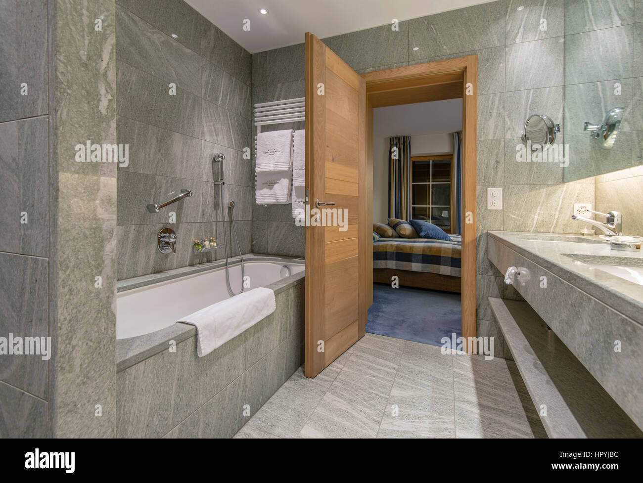 Hotel bathroom furniture High Resolution Stock Photography and Images