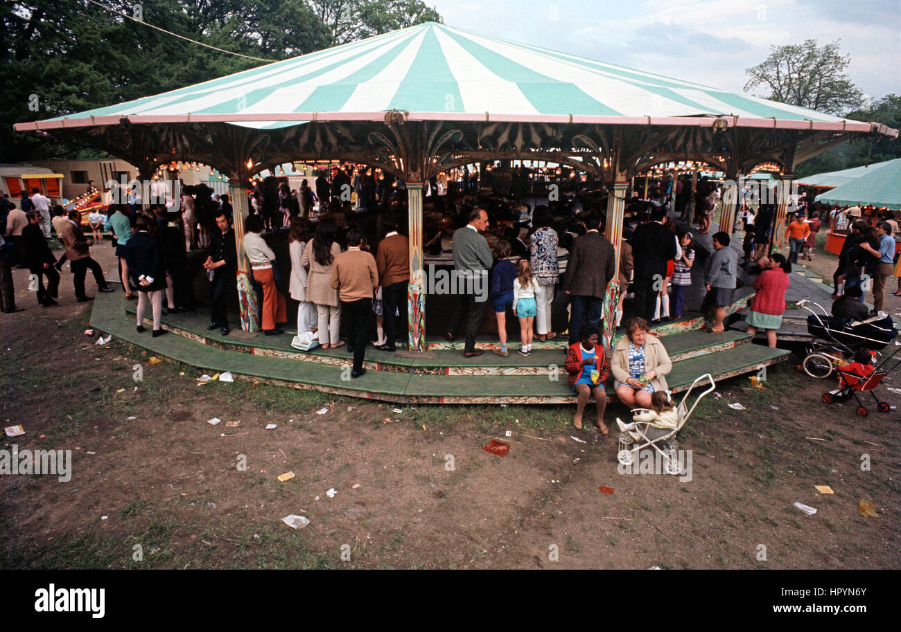 DODGEMS, HAMPSTEAD HEATH FAIR, LONDON, 1972 Stock Photo Alamy