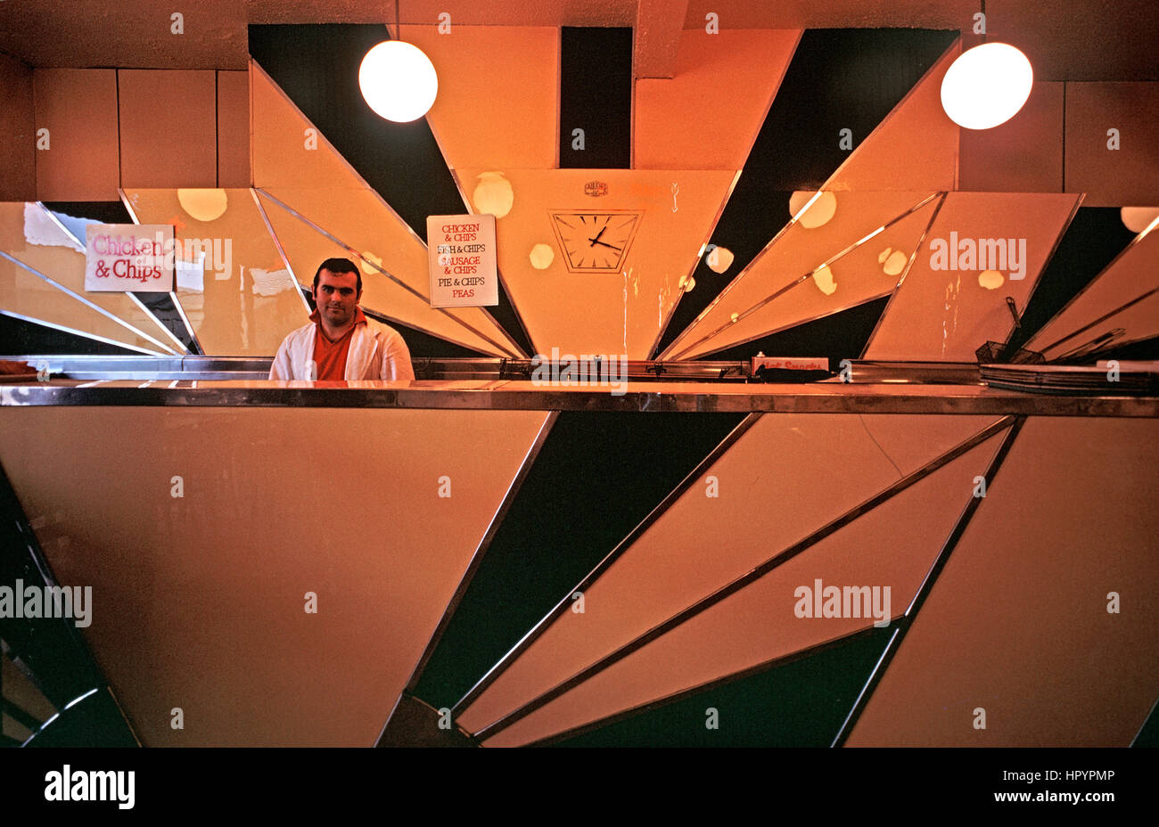 ART DECO STYLE, FISH AND CHIP RESTAURANT IN ISLINGTON, LONDON, 1972 Stock Photo