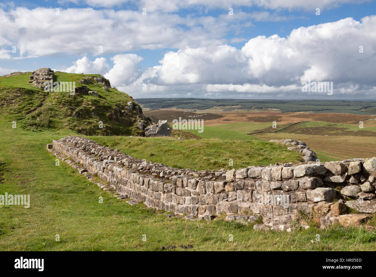 Hadrian's Wall: a short stretch of Roman Wall on Sewingshields Crags, looking west Stock Photo