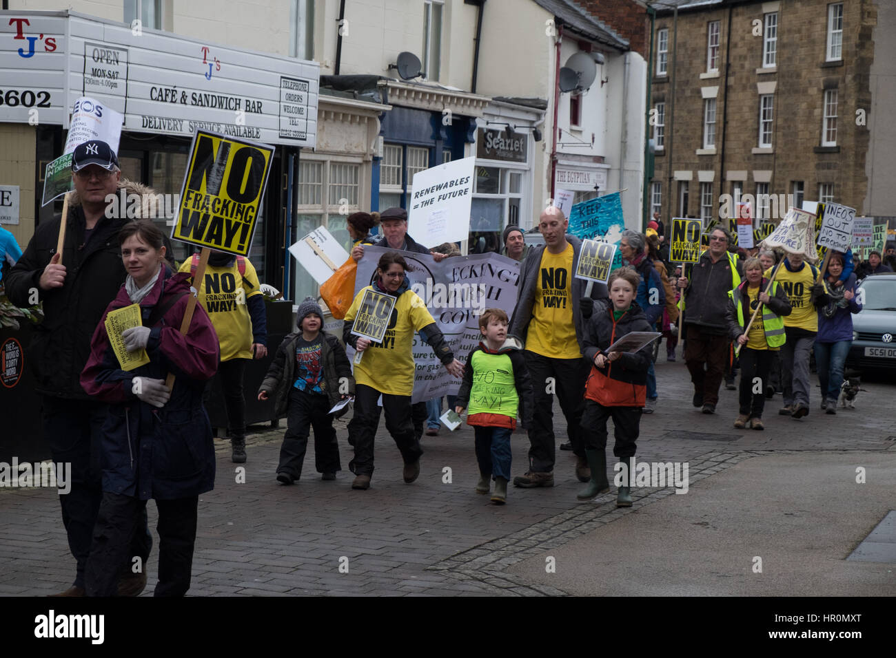 Eckington, UK. 25th Feb, 2017. Marsh Lane, Chesterfield, Derbyshire, UK, February 25th 2017, Peaceful demonstration against fracking by residents of a village who are opposed to proposals by INEOS to drill exploration wells in the nearby countryside. Credit: James Macfarlen/Alamy Live News Stock Photo