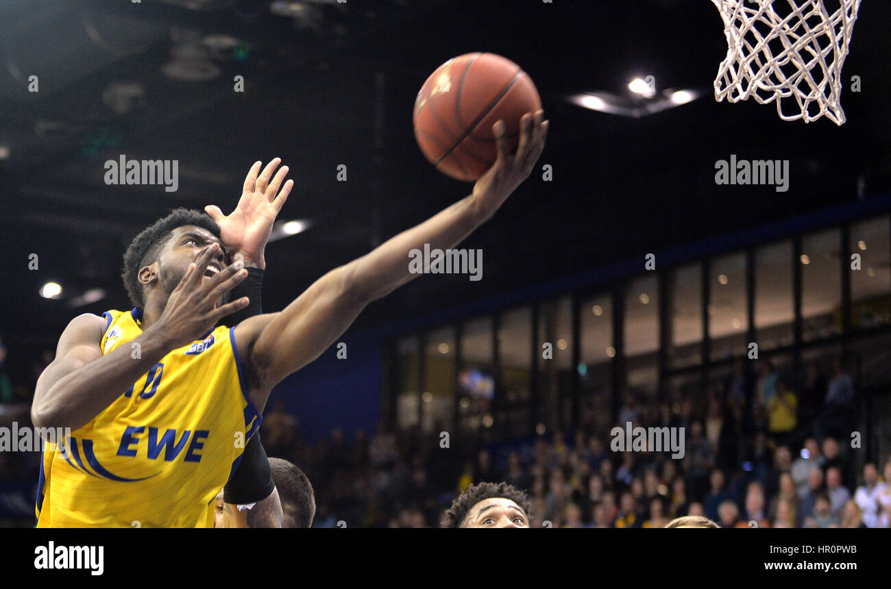 Oldenburg's Frantz Massenat during the game between EWE Baskets