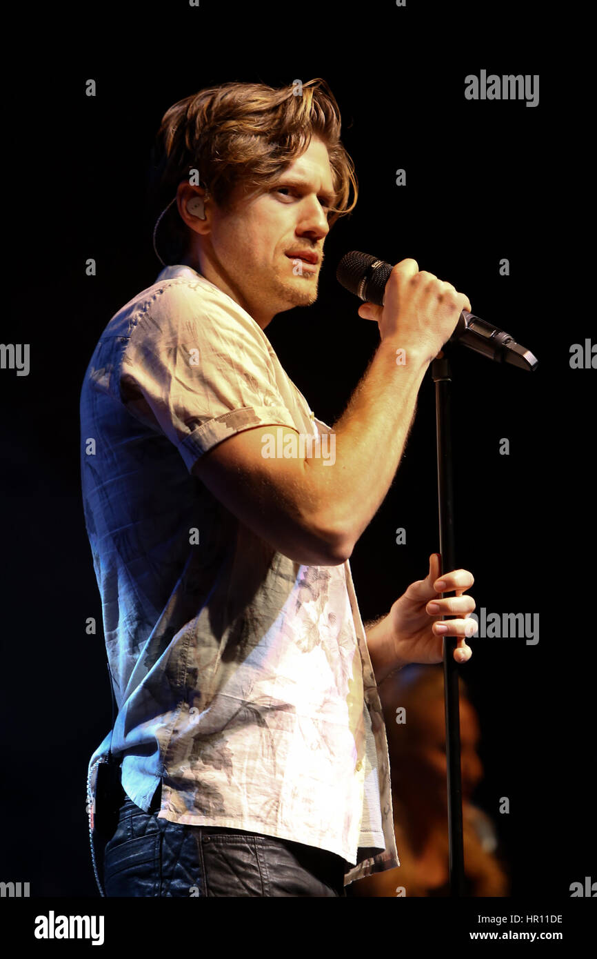 Huntington, New York, USA. 25th February 2017. Aaron Tveit performs onstage at the Paramount on February 25, 2017 in Huntington, New York. Credit: Debby Wong/Alamy Live News Stock Photo