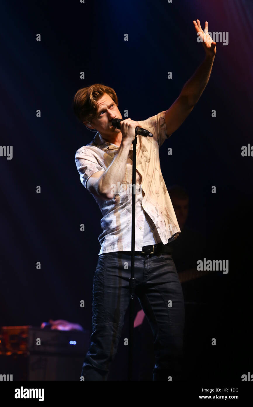 Huntington, New York, USA. 25th February 2017. Aaron Tveit performs onstage at the Paramount on February 25, 2017 in Huntington, New York. Credit: Debby Wong/Alamy Live News Stock Photo