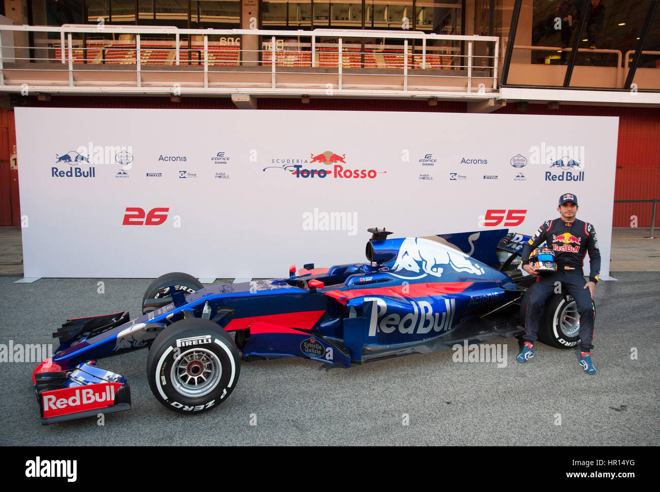 TAPPETO ROSSO RAXXY PRIMA DELLA PASSERELLA ALLE MFW23 Foto stock - Alamy