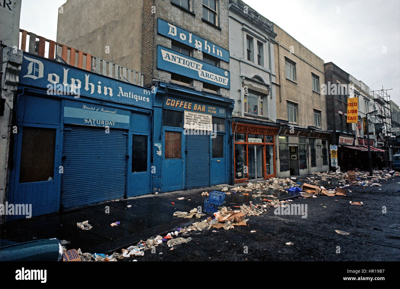 London street 1970s rubbish hi-res stock photography and images - Alamy