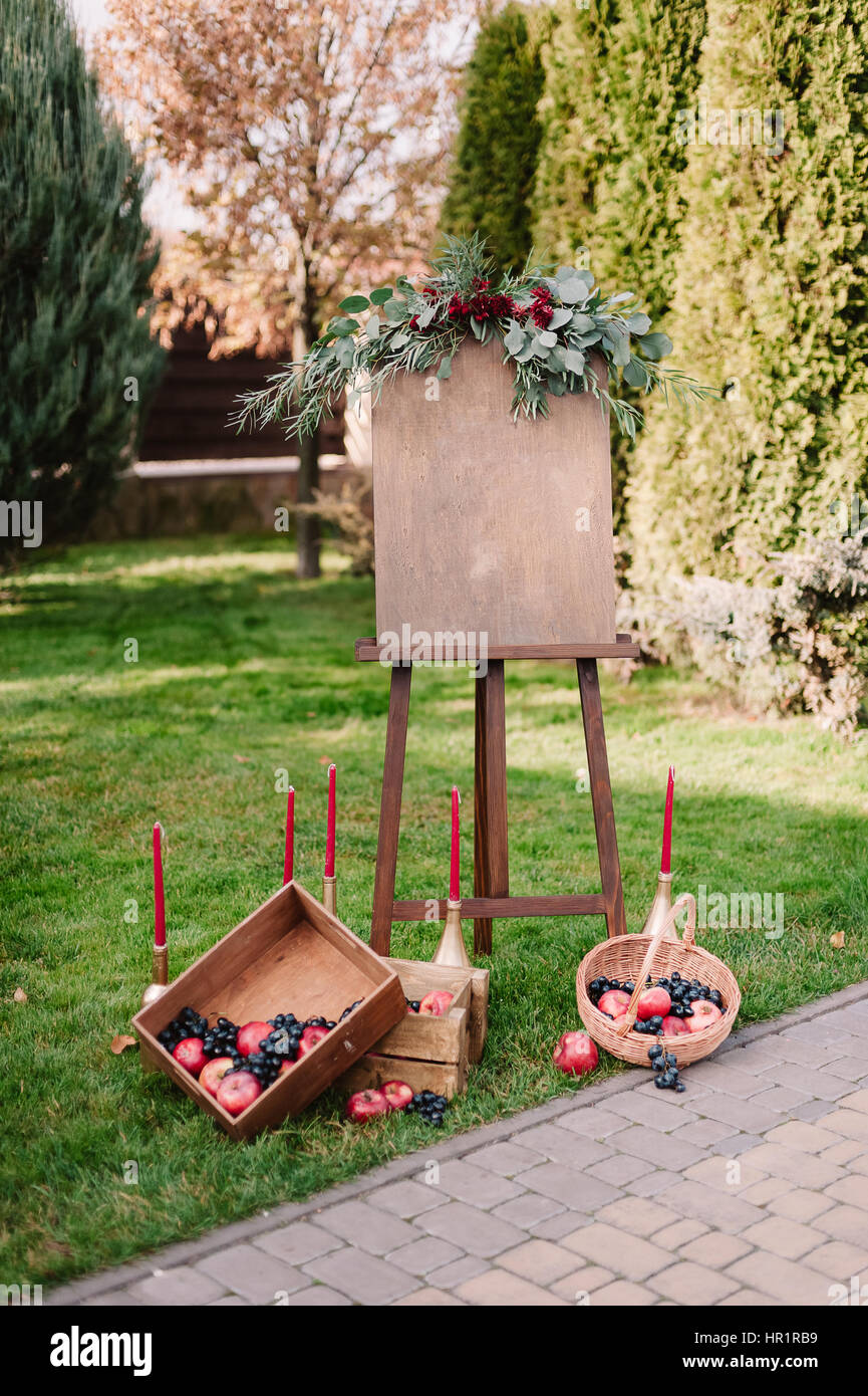 Inviting composition hi-res stock photography and images - Alamy