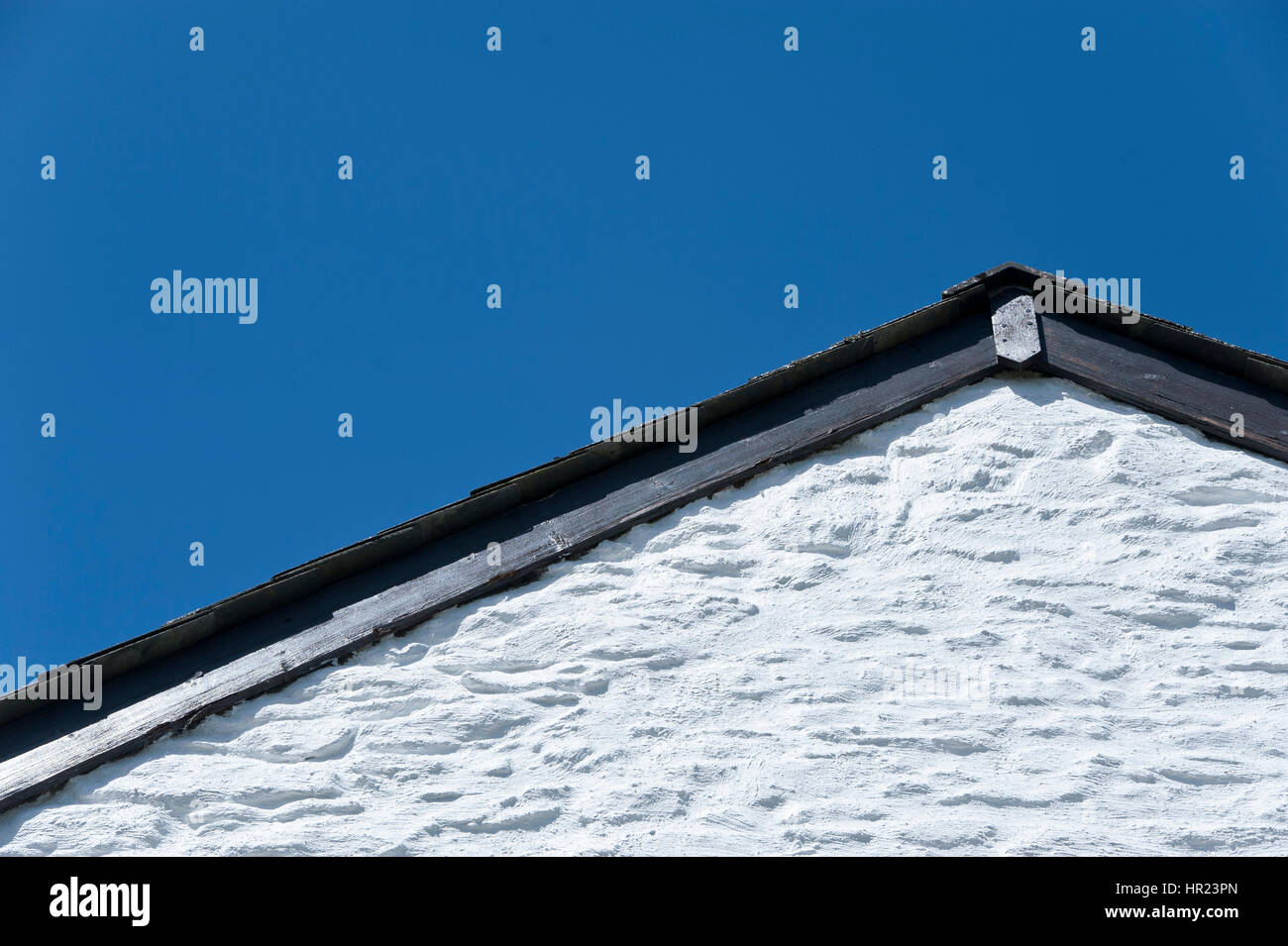 White house wall and a blue sky Stock Photo - Alamy