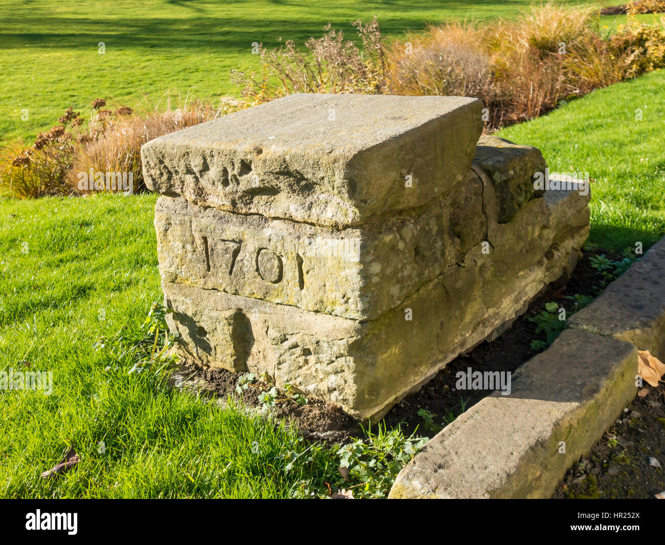 Mounting A Horse Stock Photos & Mounting A Horse Stock Images Alamy