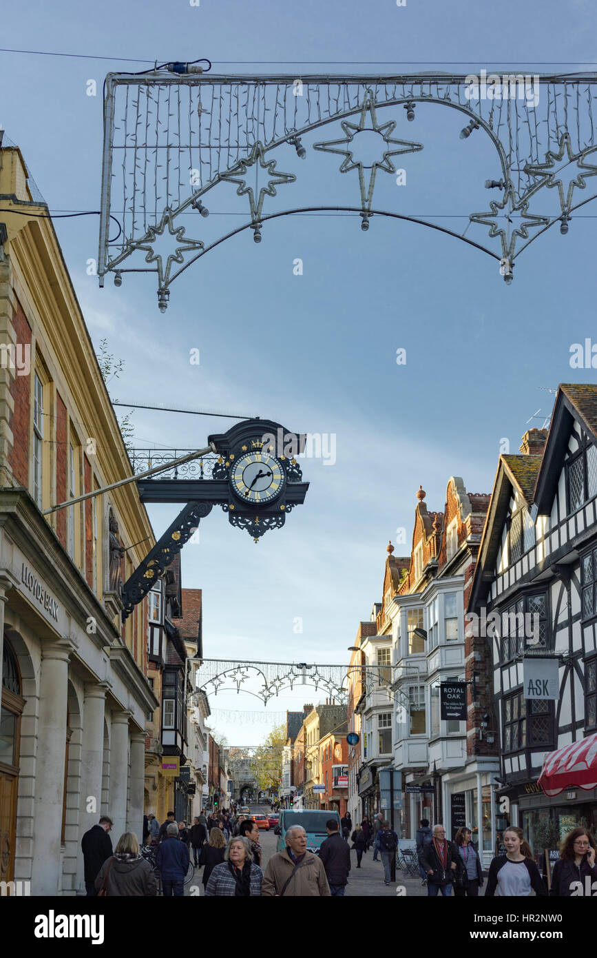 Clock in winchester high street hi-res stock photography and images - Alamy