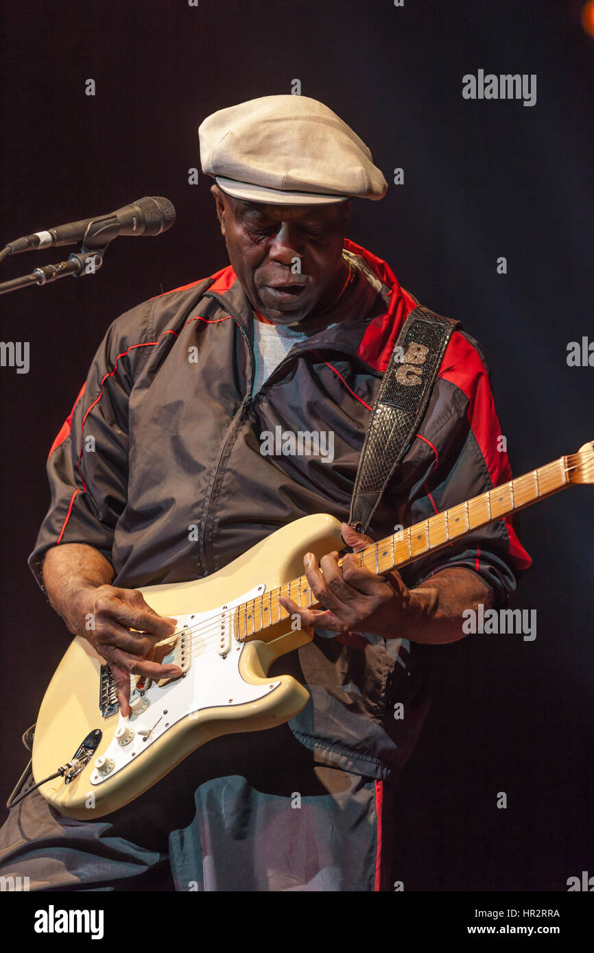 Buddy Guy, American blues guitarist the ultimate showman puts in an incredible performance for his fans. Byron Bay Bluesfest, Australia, April 2, 2010 Stock Photo