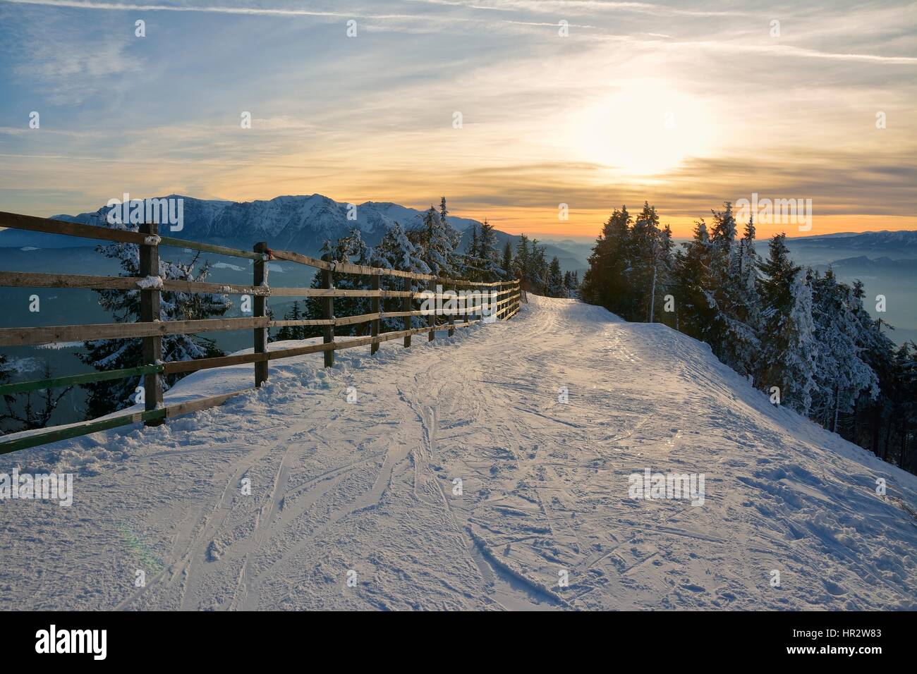 winter sunset in Postavaru mountains, Poiana Brasov ski resort Stock ...