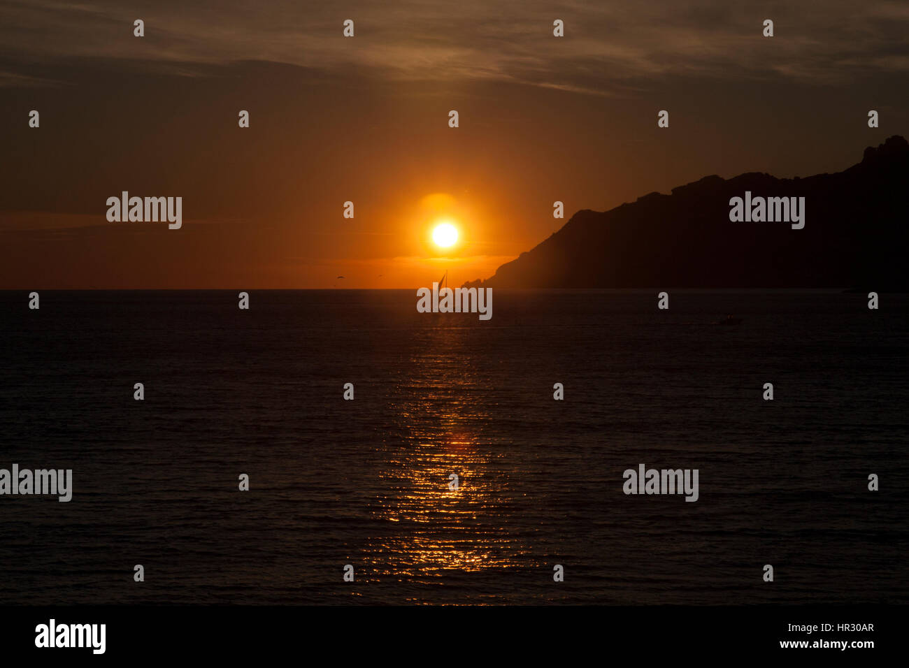 Tramonto su golfo di Salerno visto dal lungomare Stock Photo