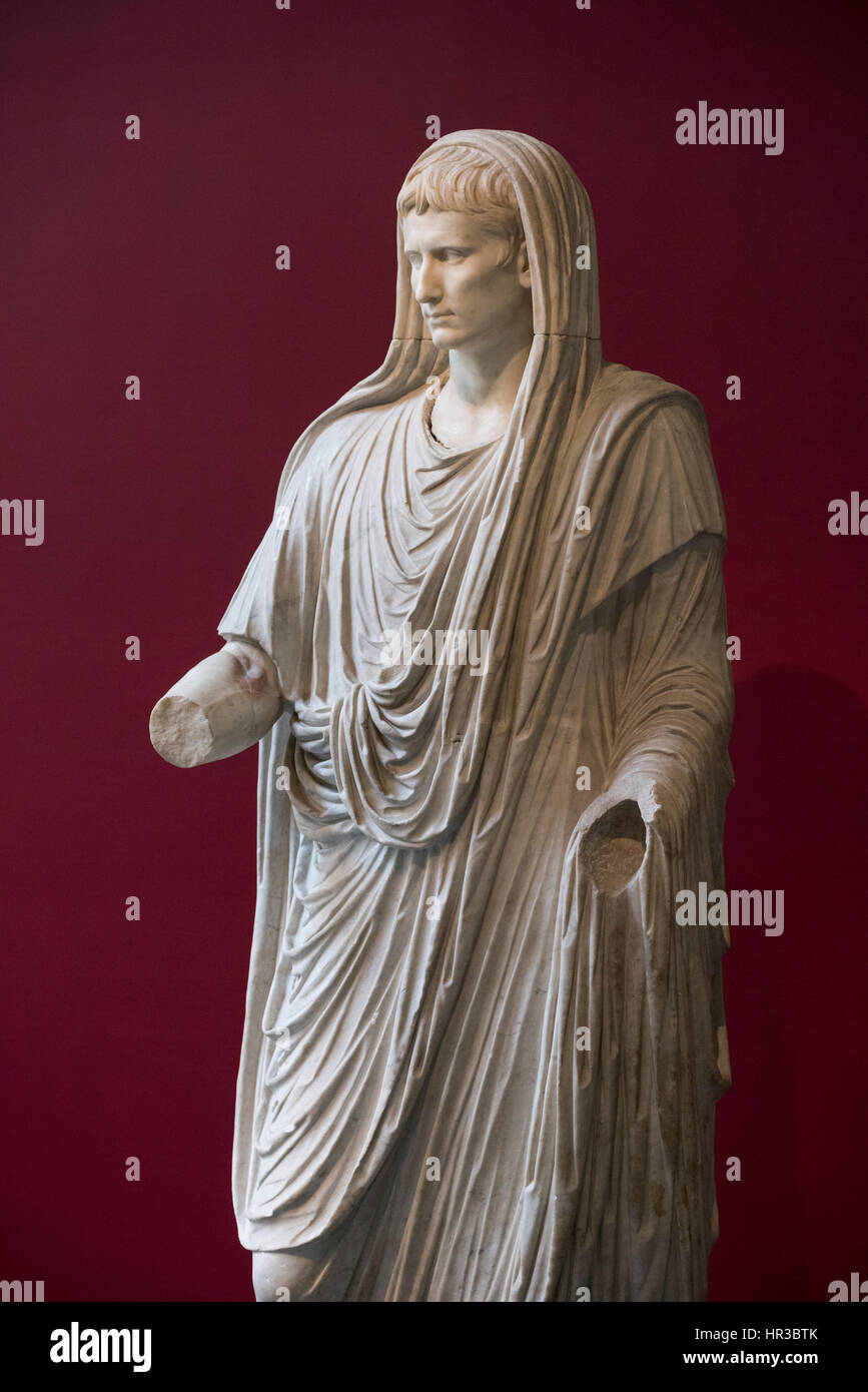 Rome. Italy. Statue of Roman Emperor Augustus. Museo Nazionale Romano. Palazzo Massimo. Gaius Julius Caesar Augustus in Pontifical dress. I C A.D. Stock Photo