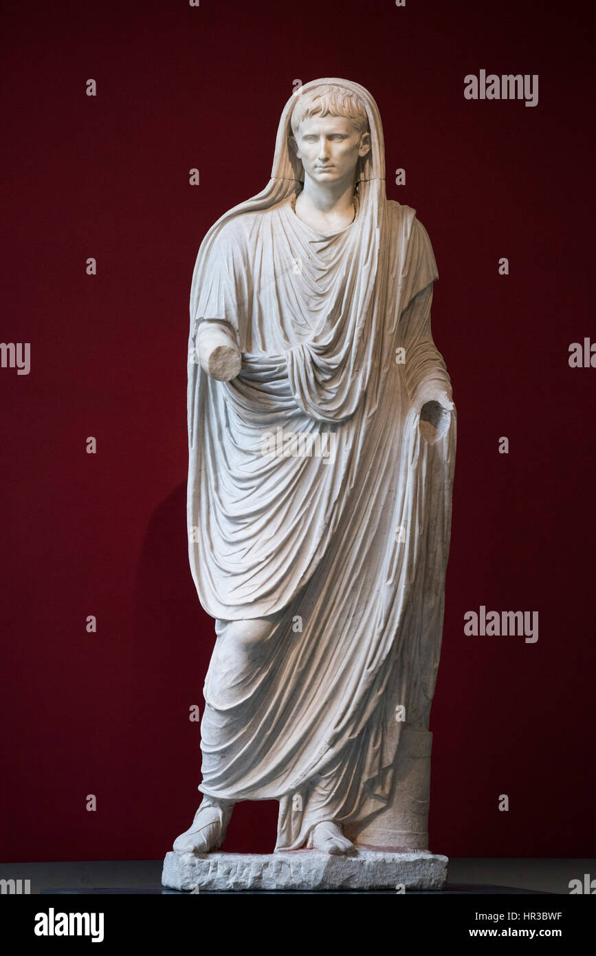 Rome. Italy. Statue of Roman Emperor Augustus. Museo Nazionale Romano. Palazzo Massimo. Gaius Julius Caesar Augustus in Pontifical dress. I C A.D. Stock Photo