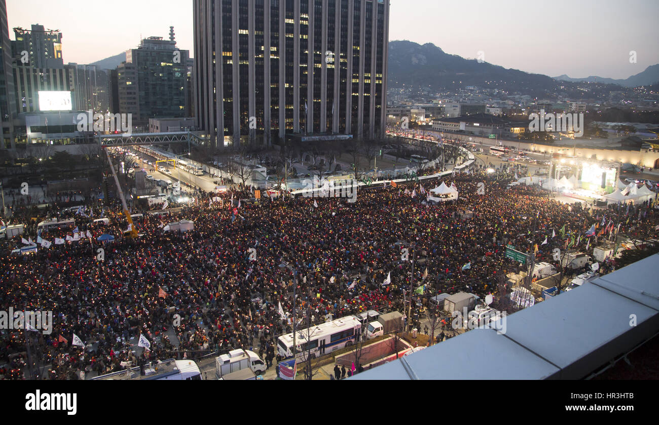 Candle lit rally in seoul hi-res stock photography and images - Alamy