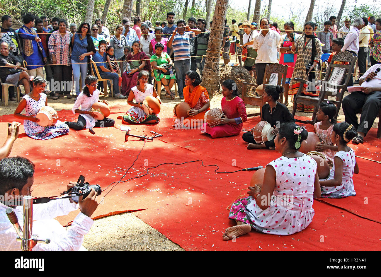 Siridao Beach, Goa, India. 26th February, 2017. Troupe of girls perform traditional music at